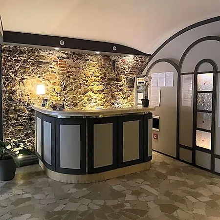 皮诺酒店 2*
