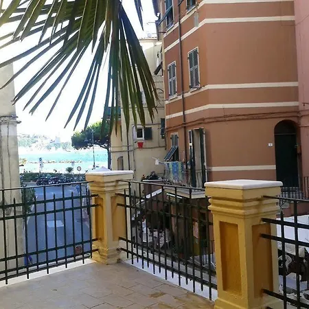 Pino מלון
